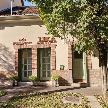 Lika Panzio Gyula Hotel Exterior photo